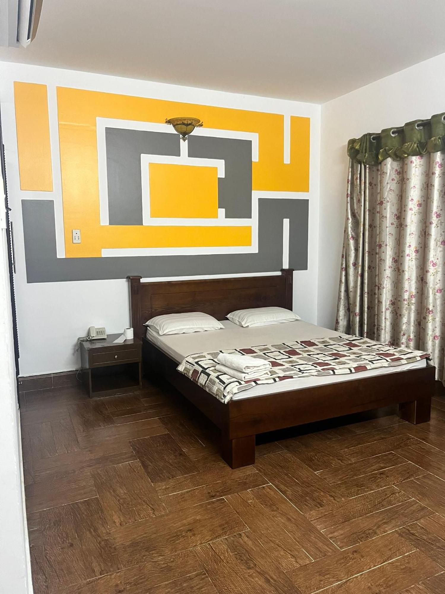 Nhật Vân 1 Khách sạn 2*